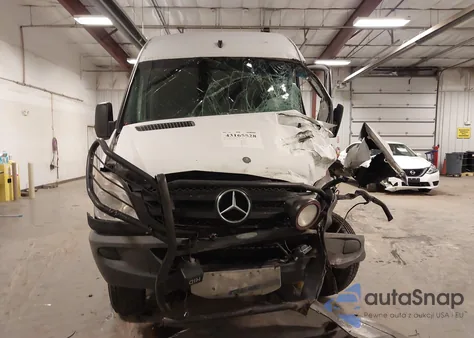 2013 Mercedes-Benz Sprinter 2500 High Roof из США, поврежденный, VIN WD3PE8CC6D5737565